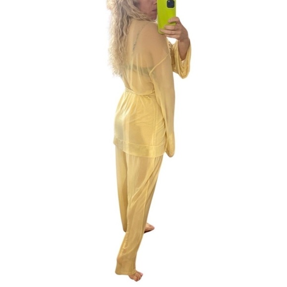 🤩💫host Pick💫 Laina Rauma SET small belted kimono & pants sheer yellow banana - Picture 3 of 16